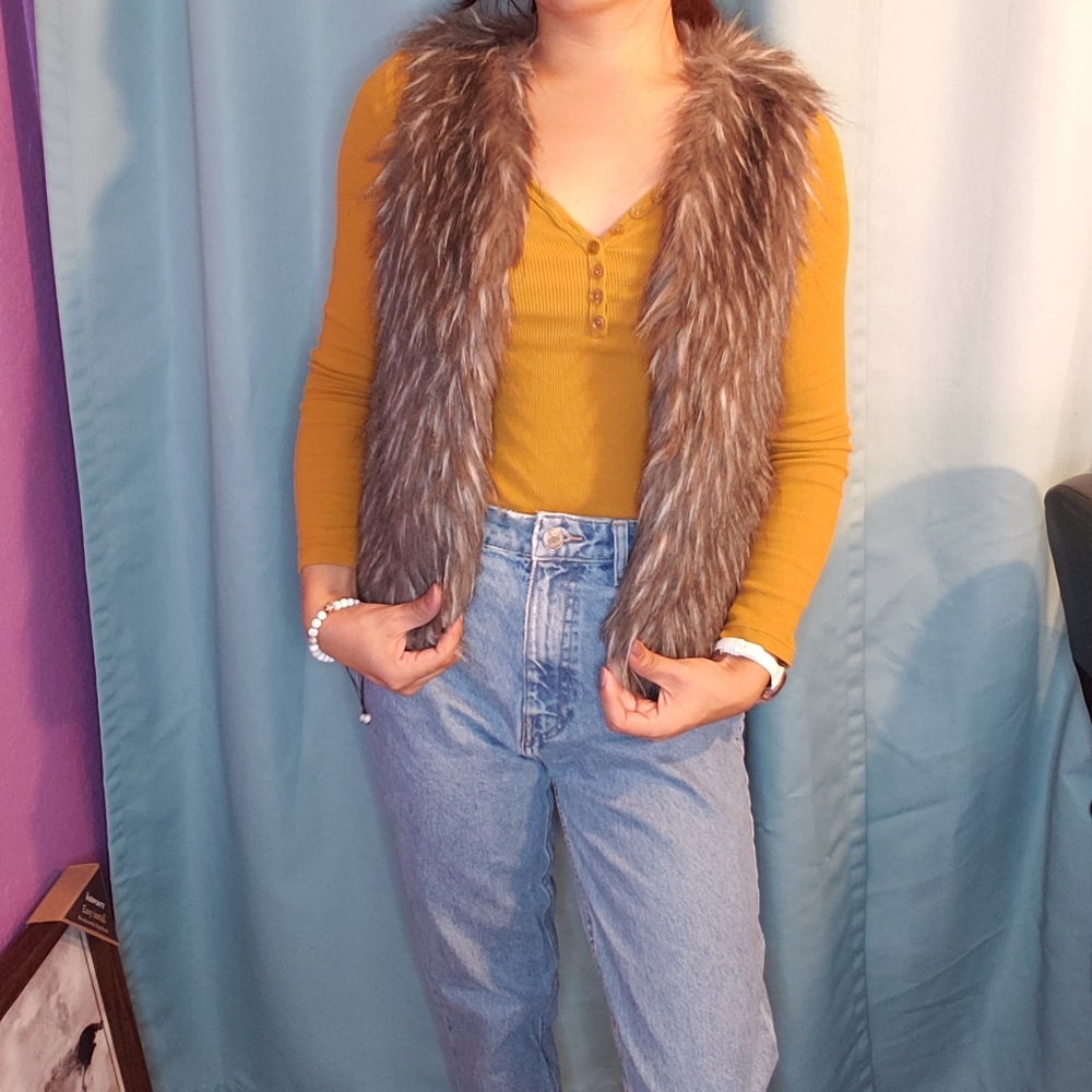 FAUX FUR VEST